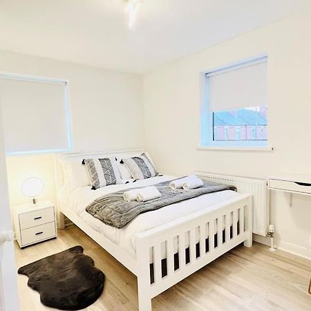 New Fully Furnished Cosy Home Balderton Экстерьер фото
